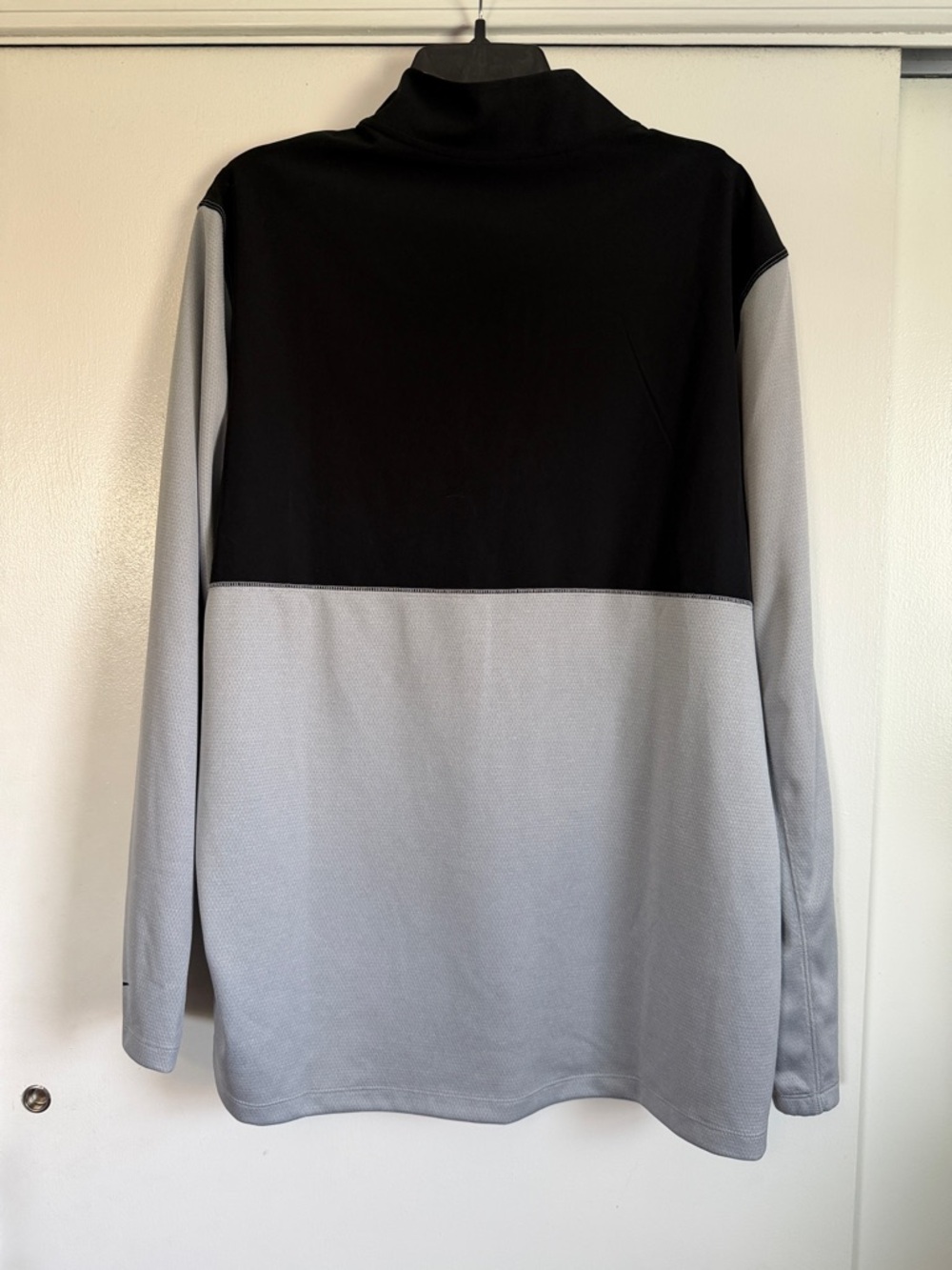 Nike Black & Light Gray Dri-FIT Golf Top - Picture 4 of 5